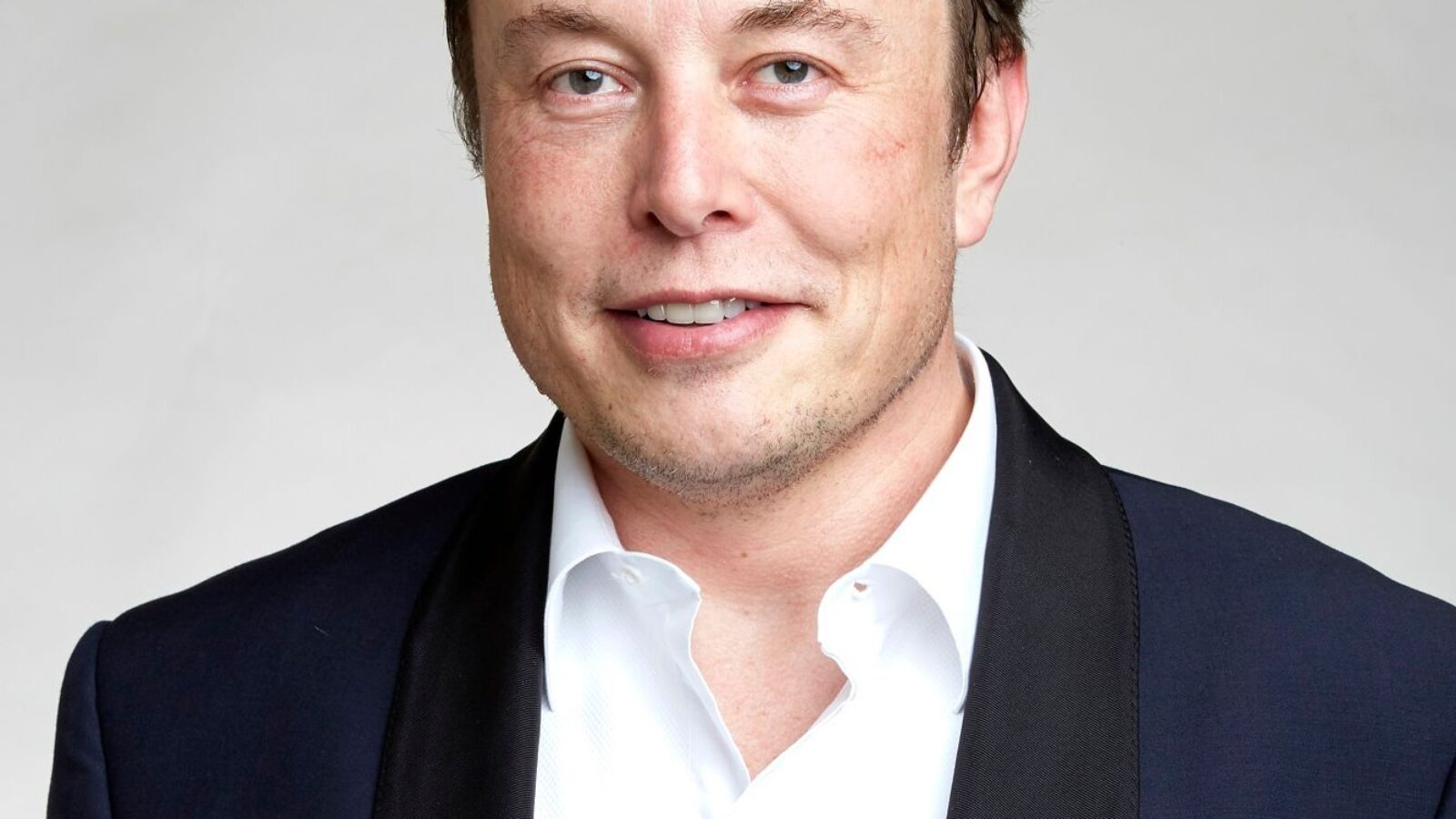Analyst Sets $550 Tesla Price Target: Tesla Is Now an AI Platform, Not Just an EV Company