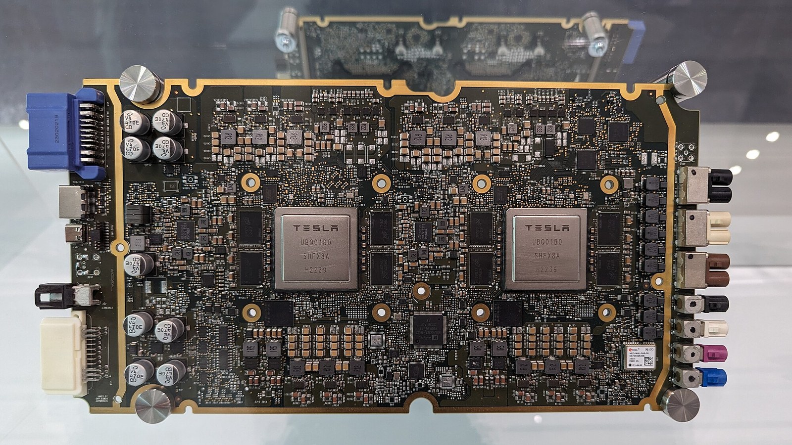 Tesla Just Patented a Way to Keep Its Cameras Clean, and That Solves a Real Autonomy Problem