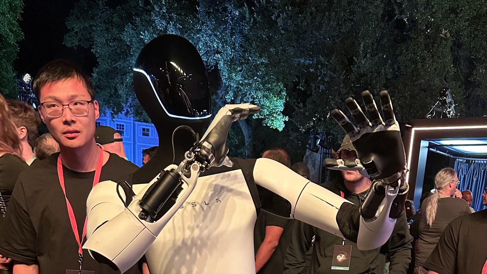 Tesla Just Patented Optimus V3’s Hand — And the Engineering Is Next-Level