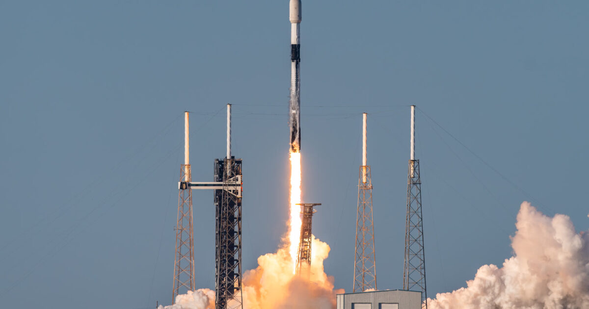 Falcon 9 launches from Space Launch Complex 40 at Cape Canaveral Space Force Station