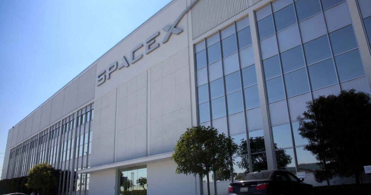 SpaceX headquarters building in Hawthorne, California