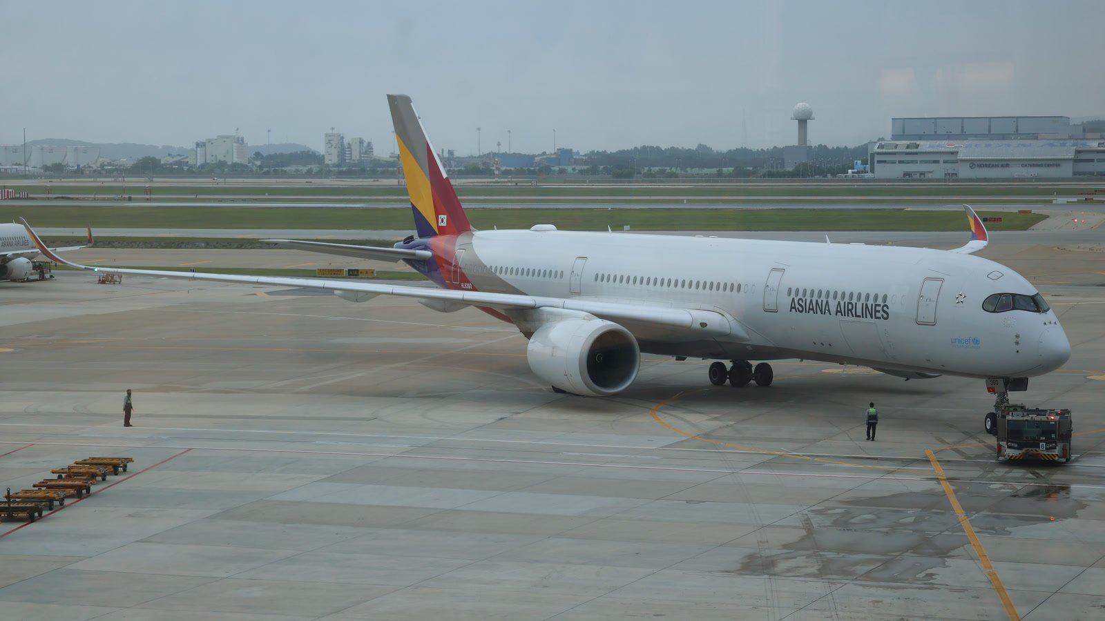 Korean Air and Asiana Switch On Free Starlink Wi-Fi Across 14 Jets