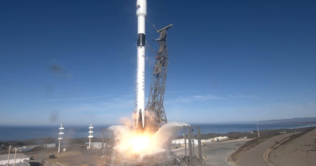 Falcon 9 booster B1063 launching from Vandenberg Space Force Base