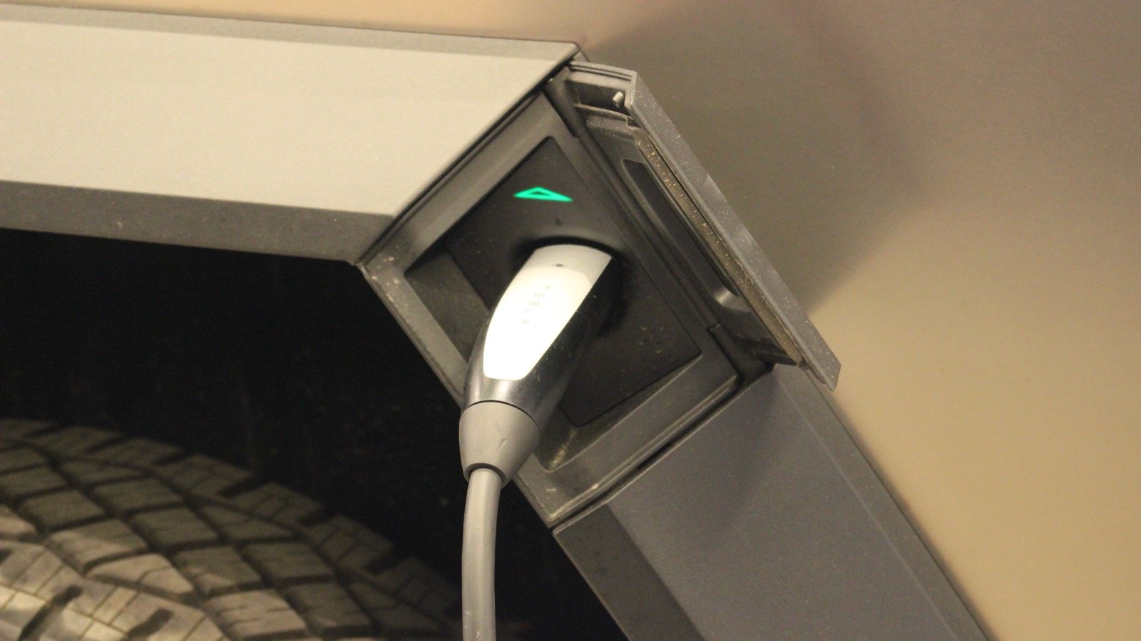 Tesla Starts Enabling Cybertruck and Powerwall 3 to Back Up a Home Together