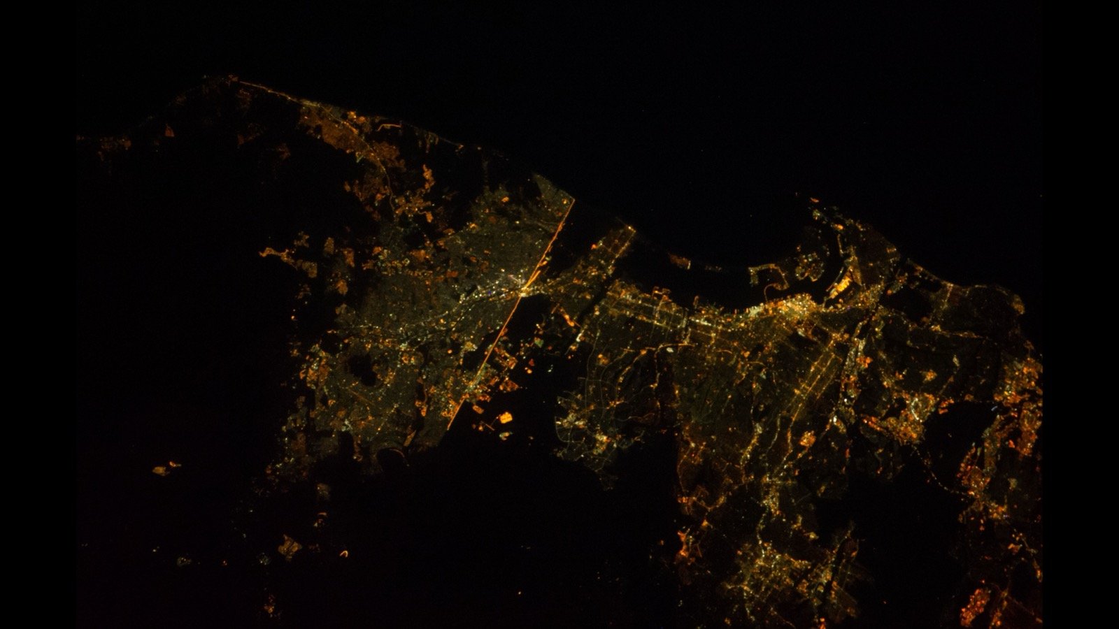 SpaceX Strikes Nationwide 800 MHz Deal to Build Starlink Into a Full U.S. Mobile Carrier