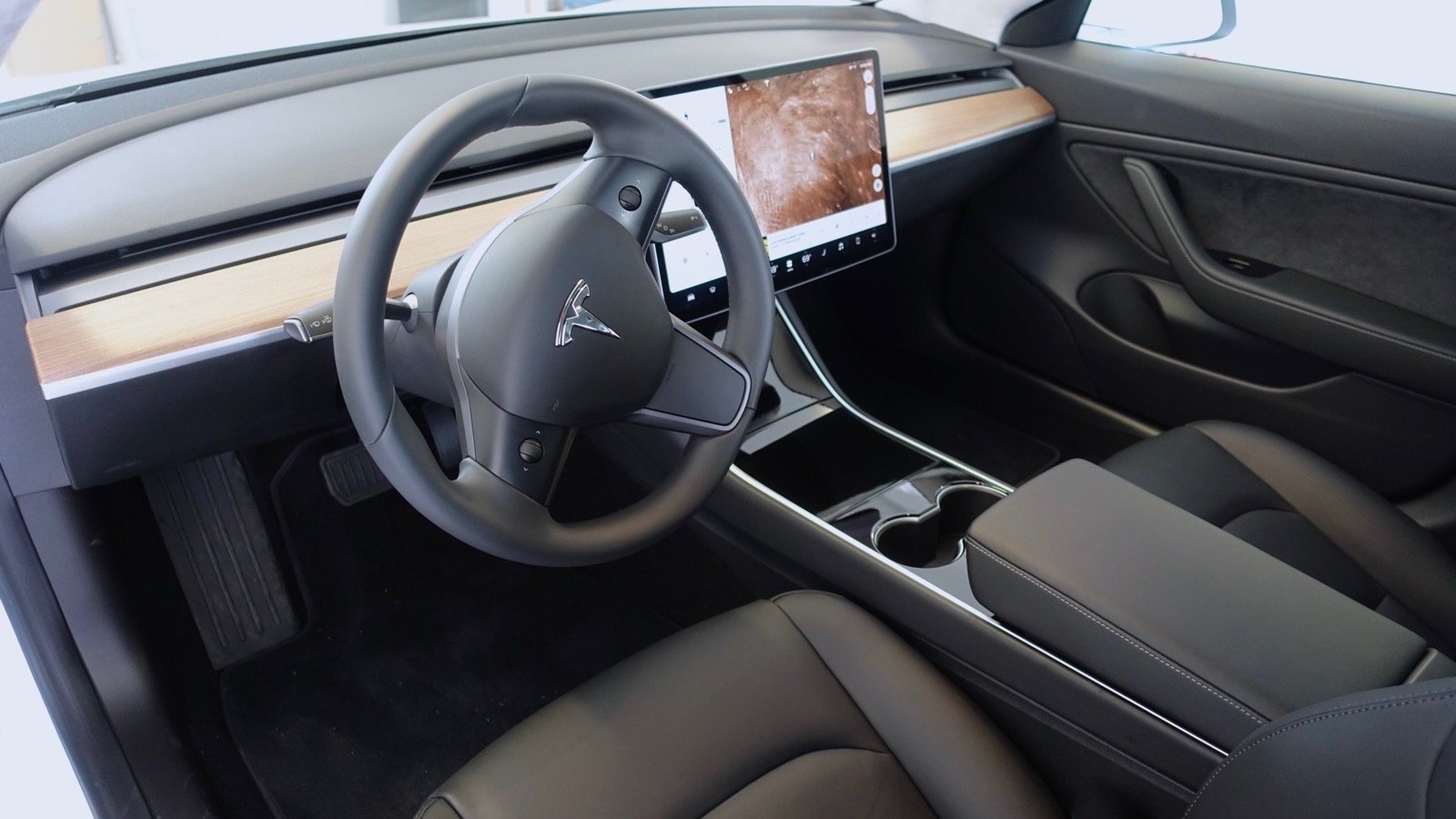 Tesla FSD v14.3.12 Hits Wider Rollout With Unified Robotaxi Model